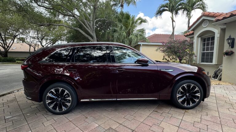 SUV MAZDA CX-90 2026