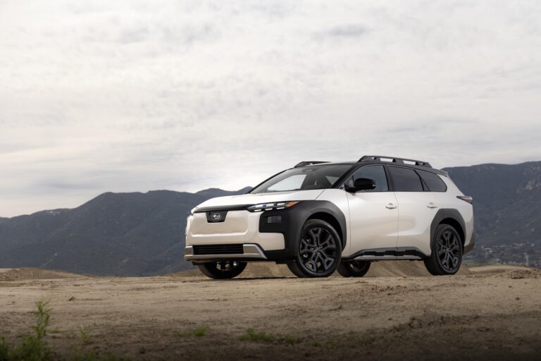 SUBARU con SUV mediano totalmente eléctrico